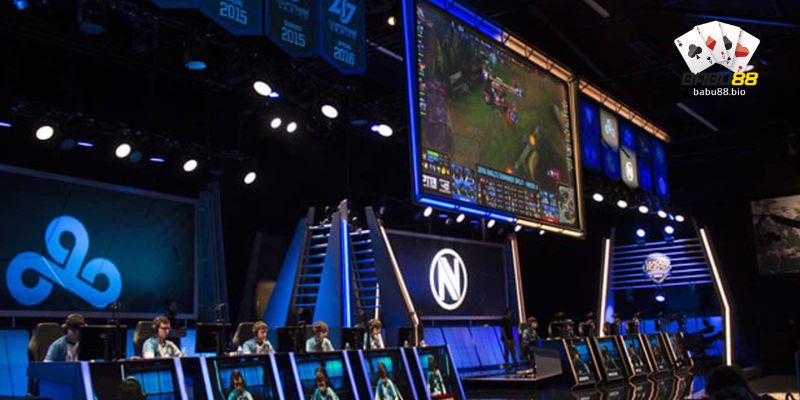 The Life of a Professional Esports Player